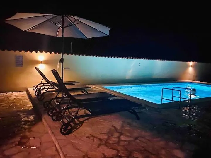 Apartments Eden  Sisan