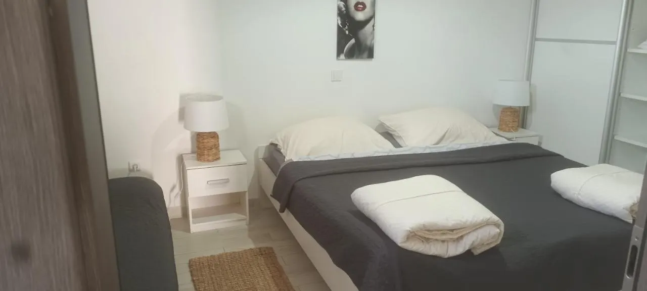 Apartments Eden 0*, Sisan Croatia