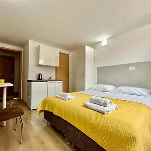  Apartman Roza